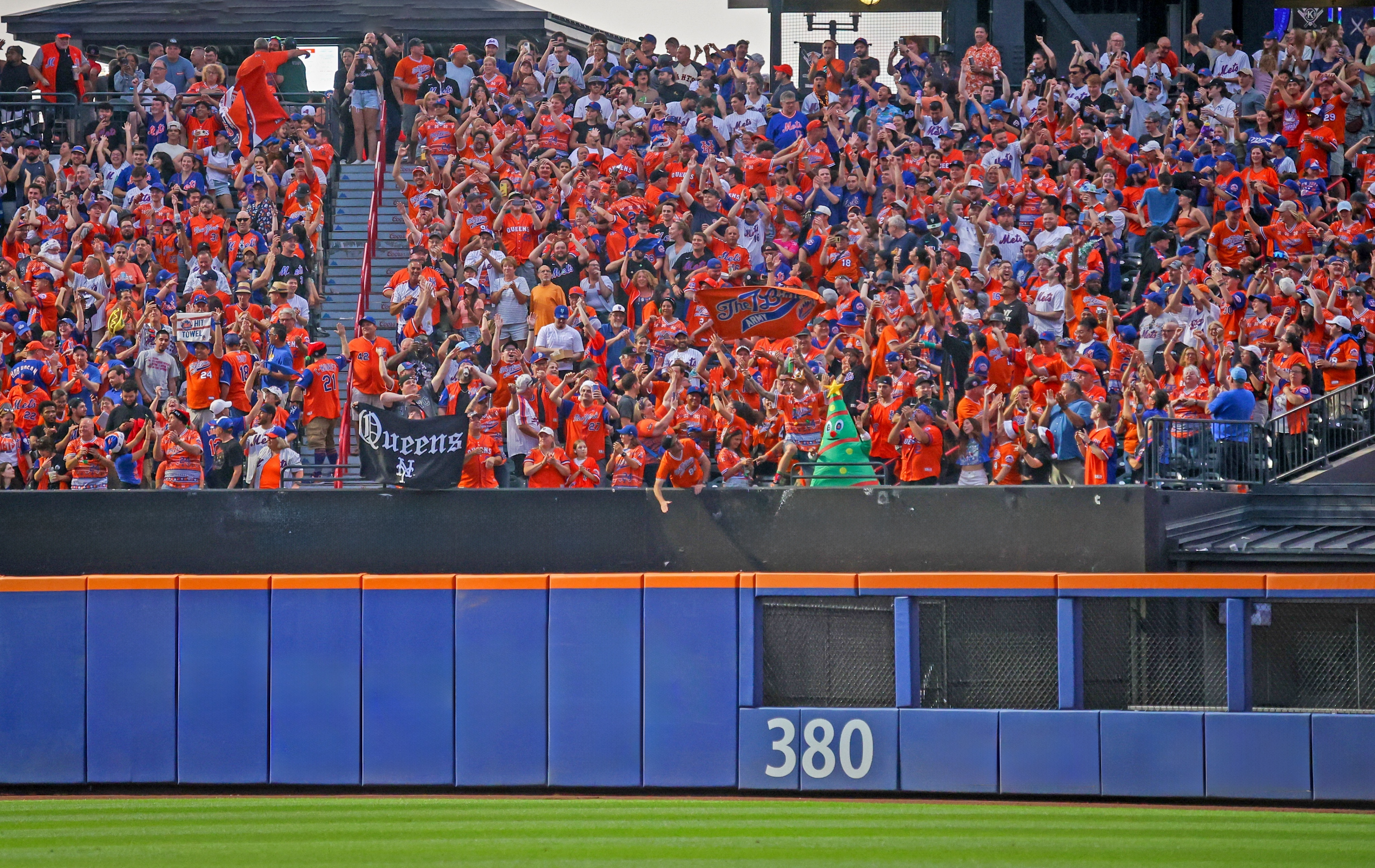 Mets @ Red Sox with The 7 Line Army